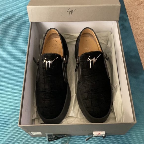 I am sellx my Giuseppe Zanotti All black Sneakers - Picture 7 of 9